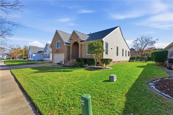 Property Slideshow image 3 of 44 | 3237 gallahad dr, Virginia Beach, VA, 23456