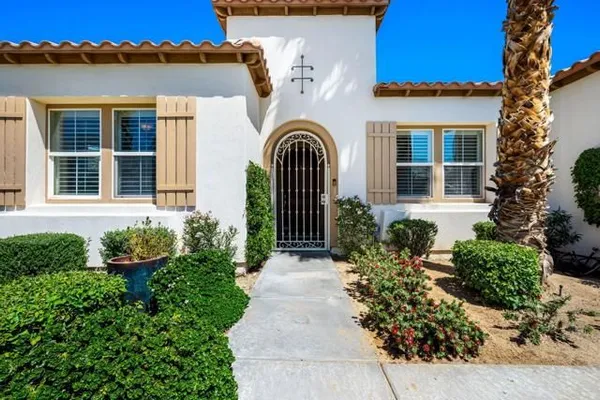 Property Slideshow image 3 of 47 | 61564 tulare ln, La Quinta, CA, 92253