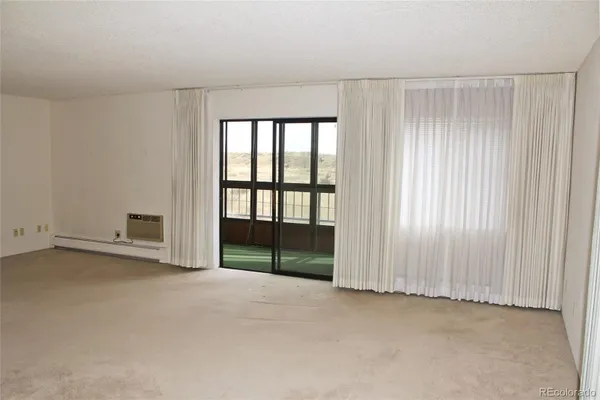 Property Slideshow image 3 of 30 | 13850 e marina dr 101, Aurora, CO, 80014