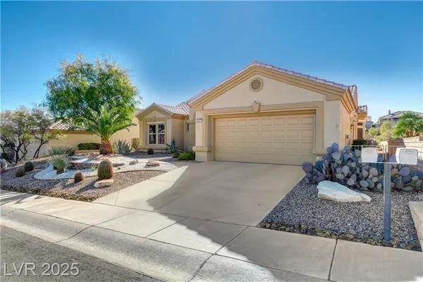 Property Slideshow image 3 of 88 | 10621 shoalhaven dr, Las Vegas, NV, 89134