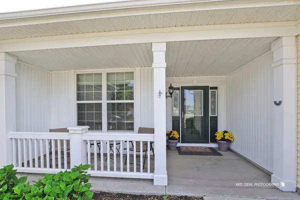 Property Slideshow image 2 of 28 | 3569 canton cir, Mundelein, IL, 60060