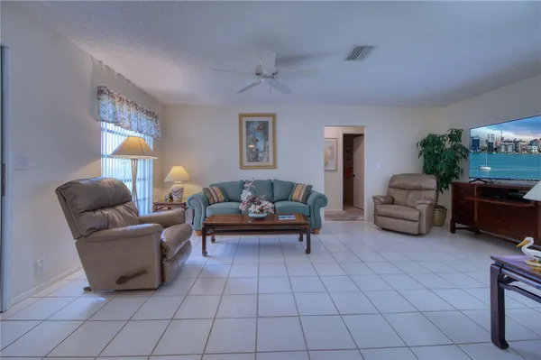 Property Slideshow image 3 of 22 | 3810 41st st w # 3810, Bradenton, FL, 34205