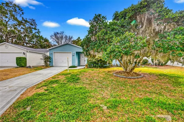 Property Slideshow image 2 of 28 | 242 juarez way, Lady Lake, FL, 32159