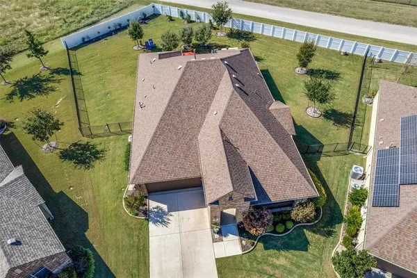 Property Slideshow image 2 of 36 | 9900 silver rock way, Denton, TX, 76207