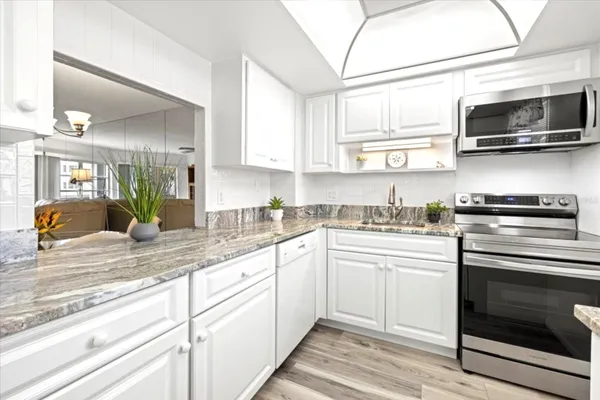 Property Slideshow image 3 of 46 | 1300 n portofino dr s206, Sarasota, FL, 34242