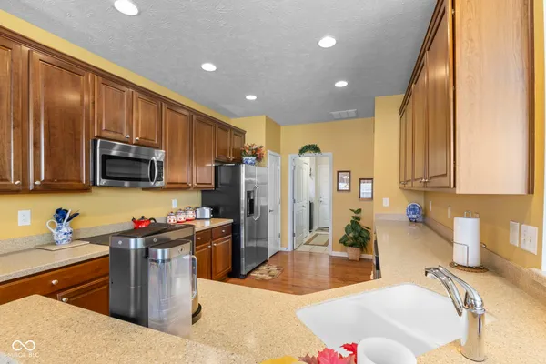 Property Slideshow image 2 of 24 | 12961 merlot ln, Fishers, IN, 46037