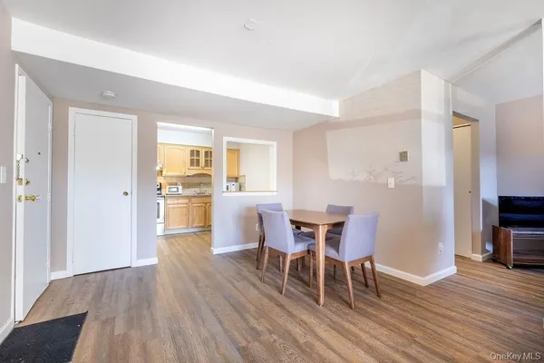 Property Slideshow image 2 of 28 | 10 regents pl d, Yorktown, NY, 10598