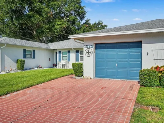 Property Slideshow image 2 of 32 | 1525 oakview cir, Winter Haven, FL, 33880