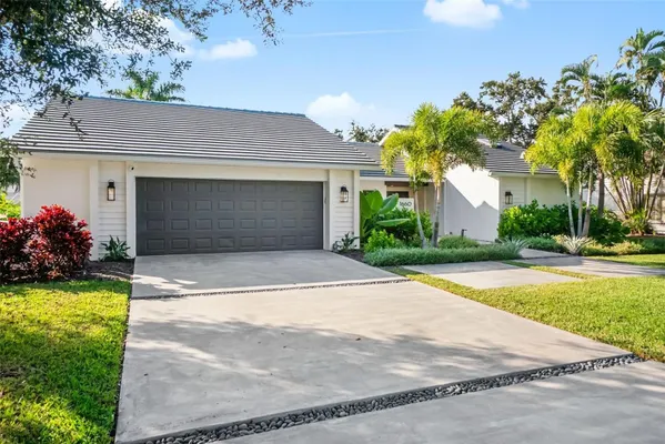 Property Slideshow image 3 of 66 | 1660 pine harrier cir, Sarasota, FL, 34231