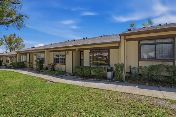 Property Slideshow image 2 of 47 | 11241 dollar lake dr 4, Port Richey, FL, 34668