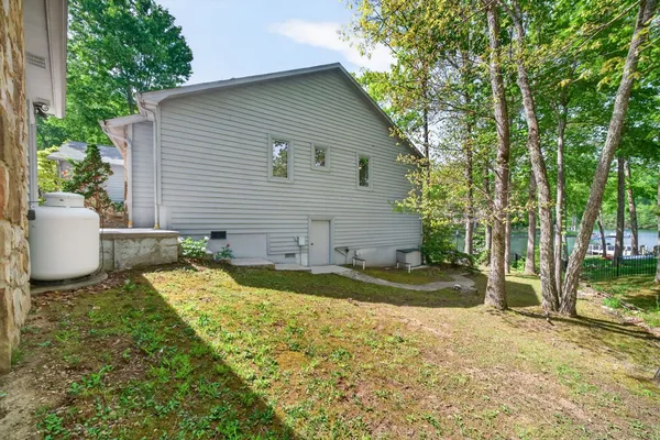 Property Slideshow image 3 of 59 | 167 markham ln, Crossville, TN, 38558