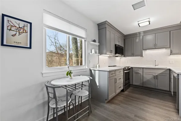 Property Slideshow image 3 of 29 | 40 heritage hls a, Somers, NY, 10589