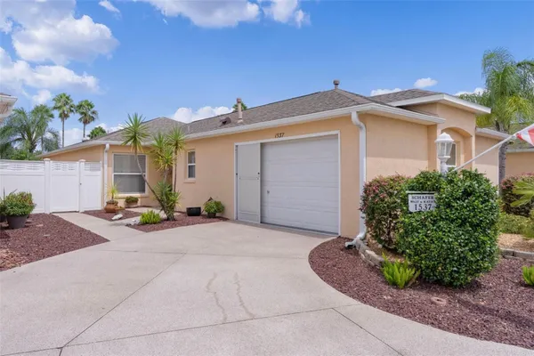 Property Slideshow image 3 of 36 | 1537 barnwell pl, The Villages, FL, 32162