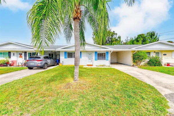 Property Slideshow image 2 of 32 | 4995 trillium ct, Pinellas Park, FL, 33782