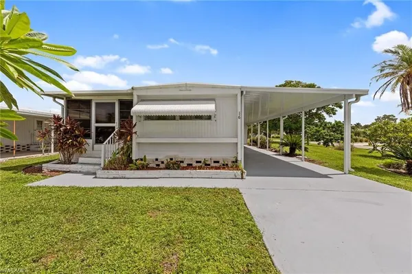 Property Slideshow image 2 of 40 | 16 san remo cir, Naples, FL, 34112