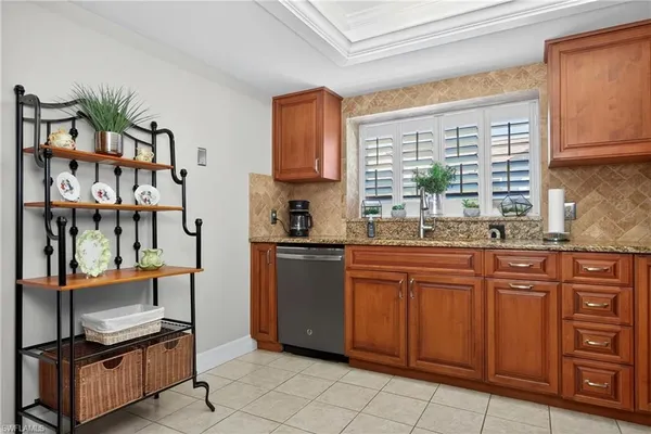 Property Slideshow image 3 of 50 | 1784 pine glade cir, Fort Myers, FL, 33907