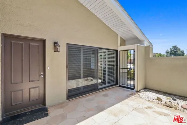 Property Slideshow image 3 of 35 | 8645 butte cir 602b, Huntington Beach, CA, 92646