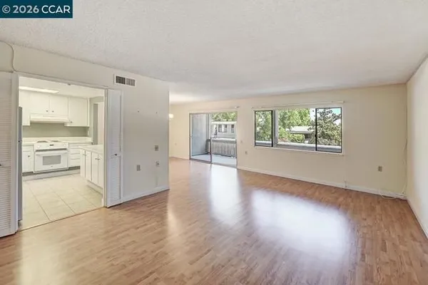 Property Slideshow image 2 of 37 | 1400 canyonwood ct 6, Walnut Creek, CA, 94595
