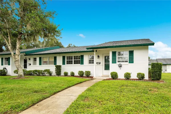 Property Slideshow image 2 of 23 | 239 n hill ave # 110, Deland, FL, 32724