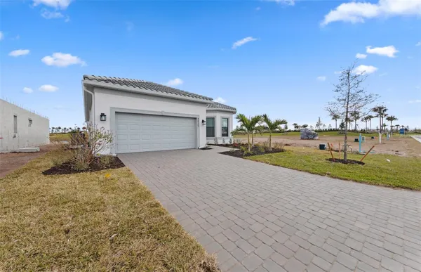 Property Slideshow image 2 of 33 | 4835 ivy pearl way, Lakewood Ranch, FL, 34211