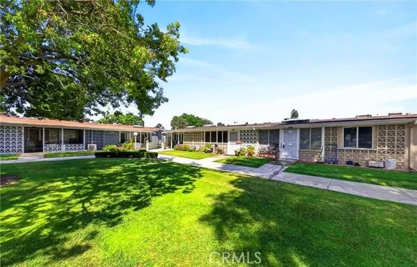 Property Slideshow image 2 of 23 | 13610 burning tree ln 3j, Seal Beach, CA, 90740