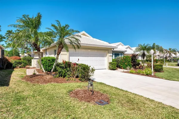 Property Slideshow image 2 of 55 | 320 bermuda ct 10, Venice, FL, 34293