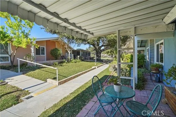 Property Slideshow image 3 of 38 | 26737 oak crossing rd b, Newhall, CA, 91321