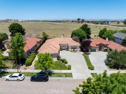 Property Slideshow image 2 of 39 | 721 lenox ct, Paso Robles, CA, 93446