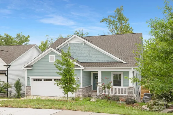 Property Slideshow image 2 of 37 | 24558 blue heron cir # 402, Lancaster, SC, 29720