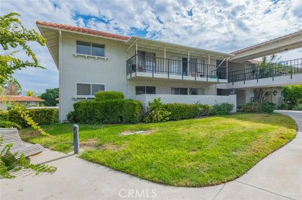 Property Slideshow image 3 of 30 | 2294 via puerta d, Laguna Woods, CA, 92637