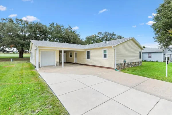 Property Slideshow image 2 of 39 | 723 heathrow ave, Lady Lake, FL, 32159