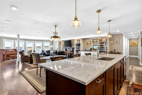 Property Slideshow image 3 of 22 | 433 main st 212, North Hempstead, NY, 11050