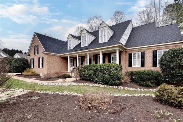 Property Slideshow image 2 of 42 | 204 ladybank, Williamsburg, VA, 23188