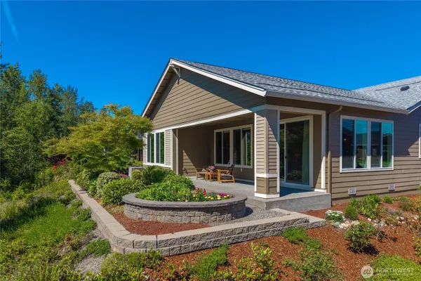 Property Slideshow image 3 of 31 | 14824 179th ave, Bonney Lake, WA, 98391