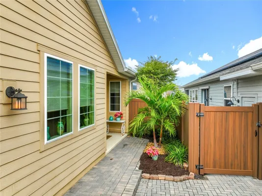 Property Slideshow image 3 of 56 | 383 alcove dr, Groveland, FL, 34736