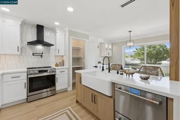 Property Slideshow image 2 of 60 | 2101 golden rain rd 14, Walnut Creek, CA, 94595