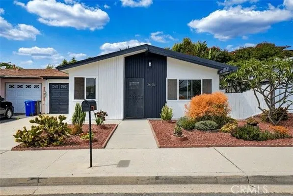Property Slideshow image 2 of 36 | 3648 seaflower ln, Oceanside, CA, 92056