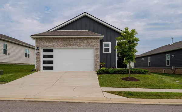 Property Slideshow image 2 of 53 | 1041 royal gorge pvt ct, Gallatin, TN, 37066