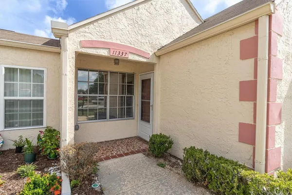 Property Slideshow image 2 of 64 | 11337 versailles ln, Port Richey, FL, 34668