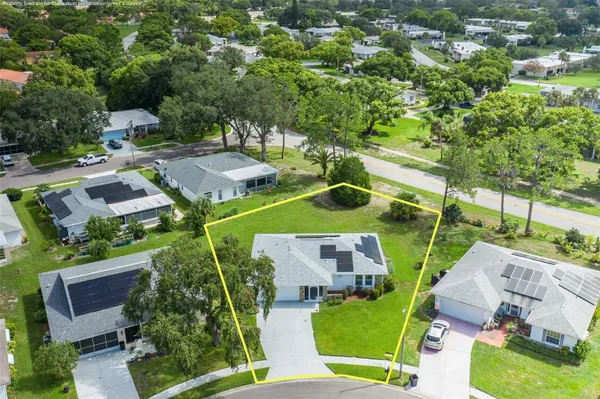 Property Slideshow image 3 of 39 | 11210 elderberry dr, Port Richey, FL, 34668