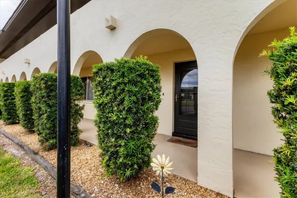 Property Slideshow image 2 of 48 | 3690 pinecrest st 114, Sarasota, FL, 34232