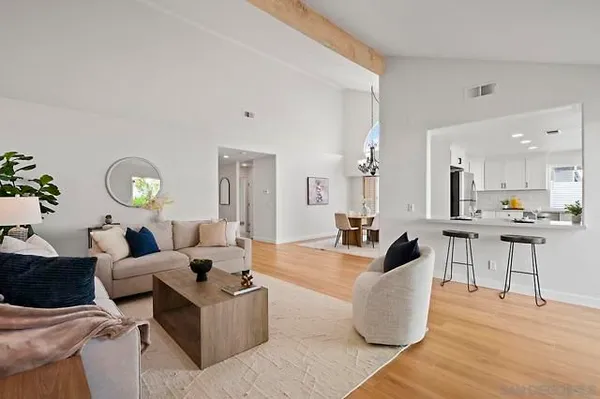 Property Slideshow image 3 of 13 | 4094 arcadia way, Oceanside, CA, 92056