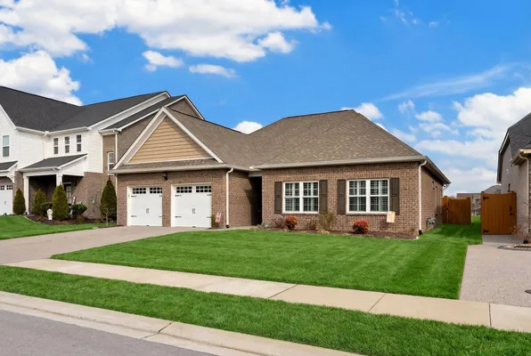 Property Slideshow image 3 of 33 | 1326 whispering oaks dr, Lebanon, TN, 37090