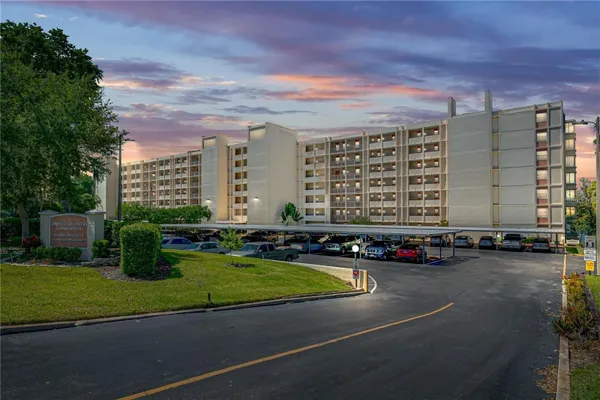 Property Slideshow image 2 of 40 | 700 mirror ter 506, Winter Haven, FL, 33881