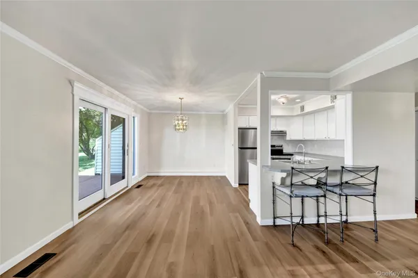 Property Slideshow image 2 of 20 | 51 jefferson oval e, Yorktown, NY, 10598