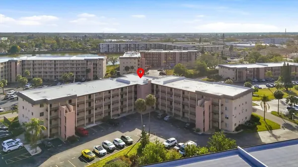 Property Slideshow image 3 of 41 | 4143 heron way 207  e, Bradenton, FL, 34205