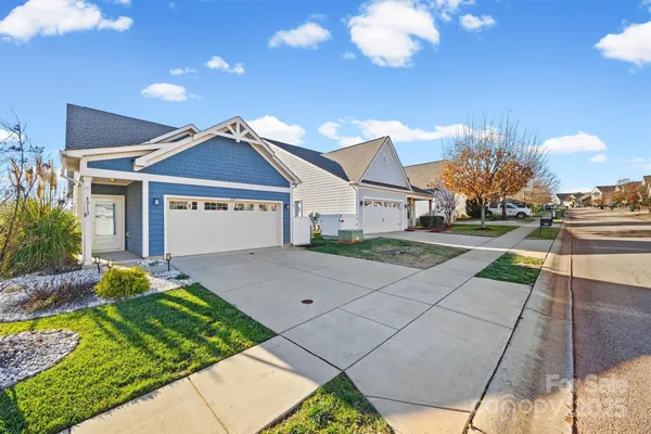 Property Slideshow image 3 of 28 | 40117 crooked stick dr, Lancaster, SC, 29720