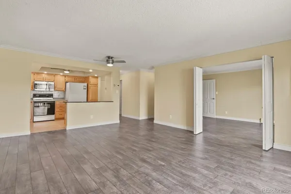 Property Slideshow image 2 of 30 | 14102 e linvale pl 504, Aurora, CO, 80014