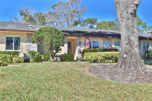 Property Slideshow image 2 of 41 | 880 maclaren dr b, Palm Harbor, FL, 34684