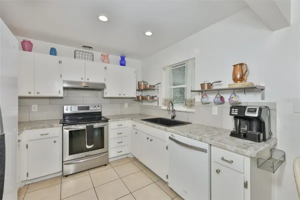 Property Slideshow image 3 of 51 | 1222 w del webb blvd, Sun City Center, FL, 33573